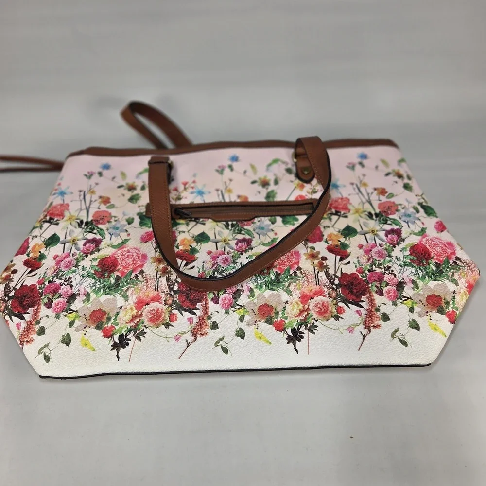 Elliott Lucca Laptop Bag Flowers Vinyl  FREE SHIPPING!!